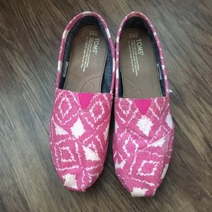 TOMS SIZE 8.5